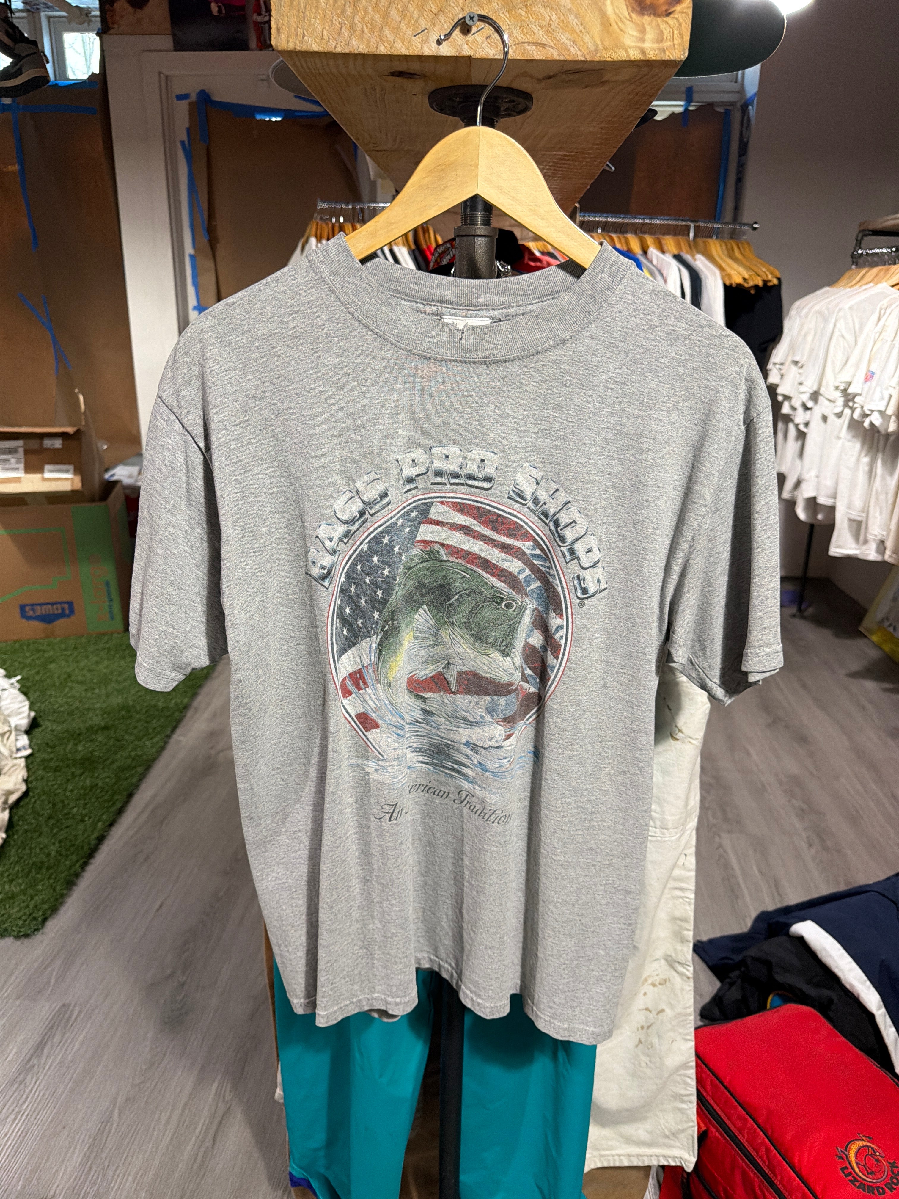 90s Bass Pro Shop “Fish” Tee